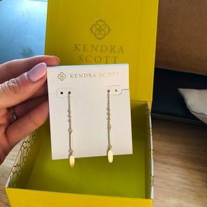Kendra Scott Fern Threader Earrings in Gold. NEW